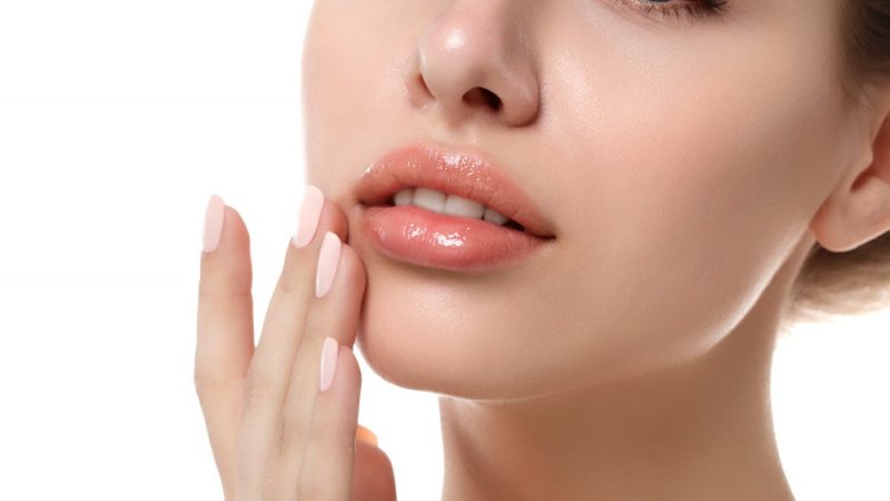 5 Amazing Tips To Make Your Lips Naturally Perfect